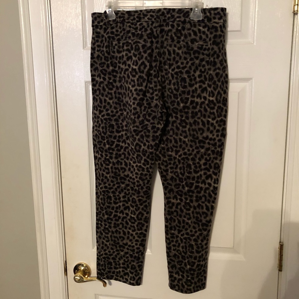 Cabi leopard leggings size large EUC